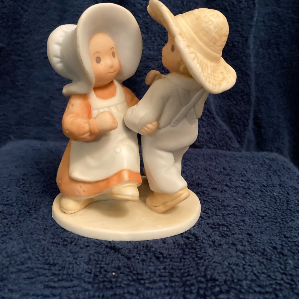 Circle of Friends Homco by Masterpiece porcelain